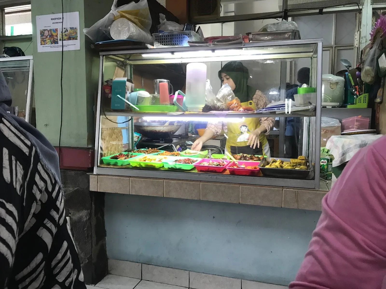 Ayam Goreng Teh Lia AL-BESD