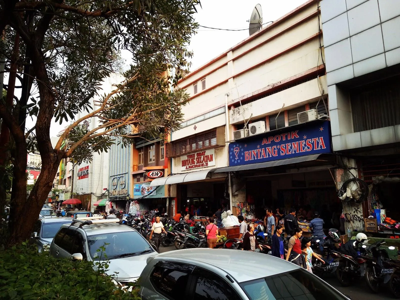A&W Restoran - Pancoran Glodok