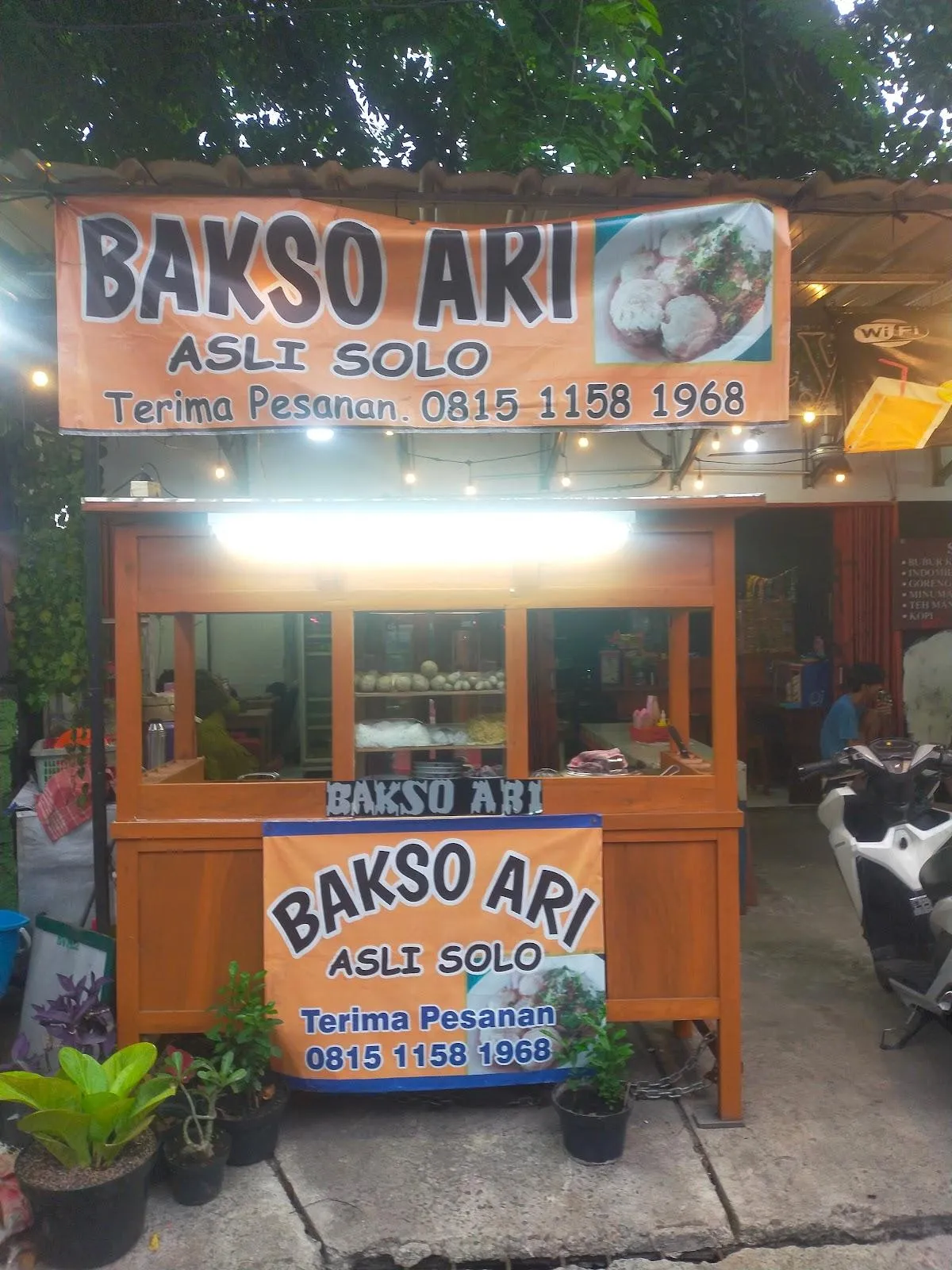 BAKSO ARI ASLI SOLO By KING HOUSE
