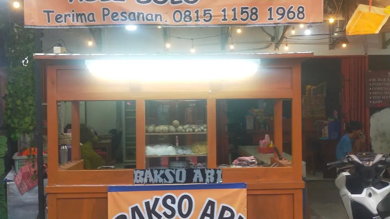 BAKSO ARI ASLI SOLO By KING HOUSE