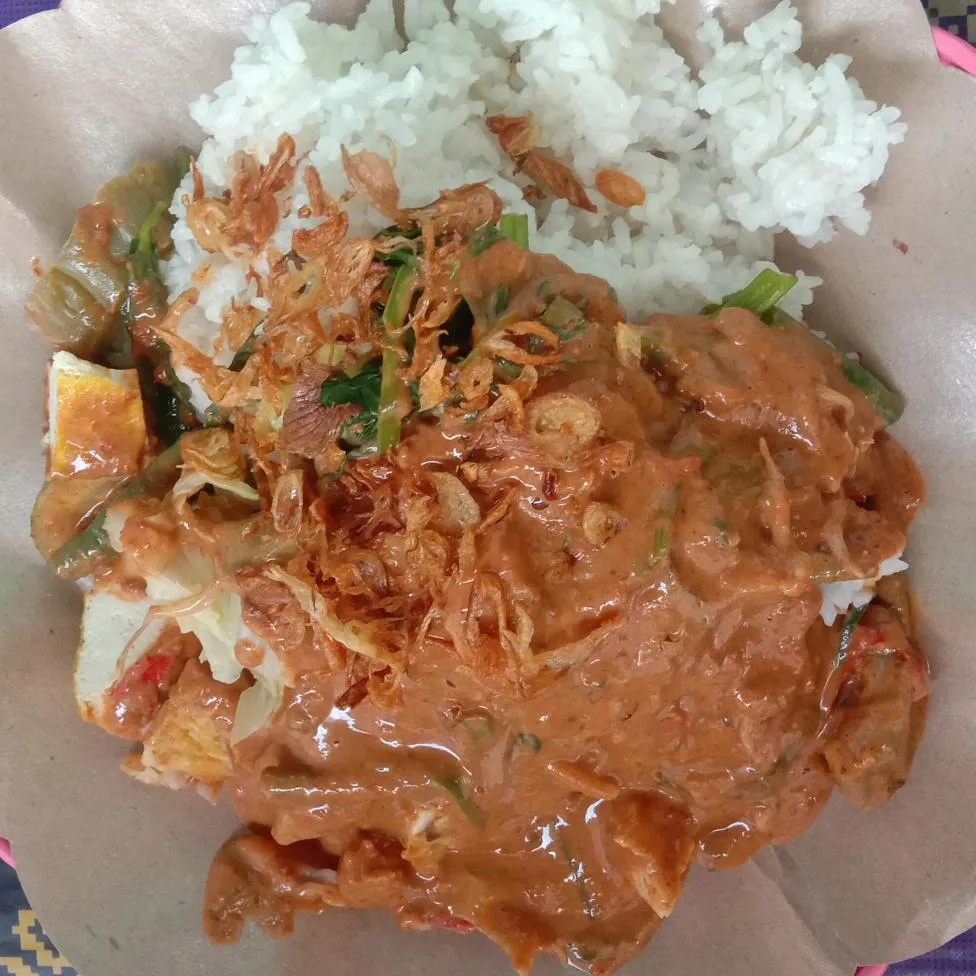 Gado Gado Pakde (Mak Nyuss)