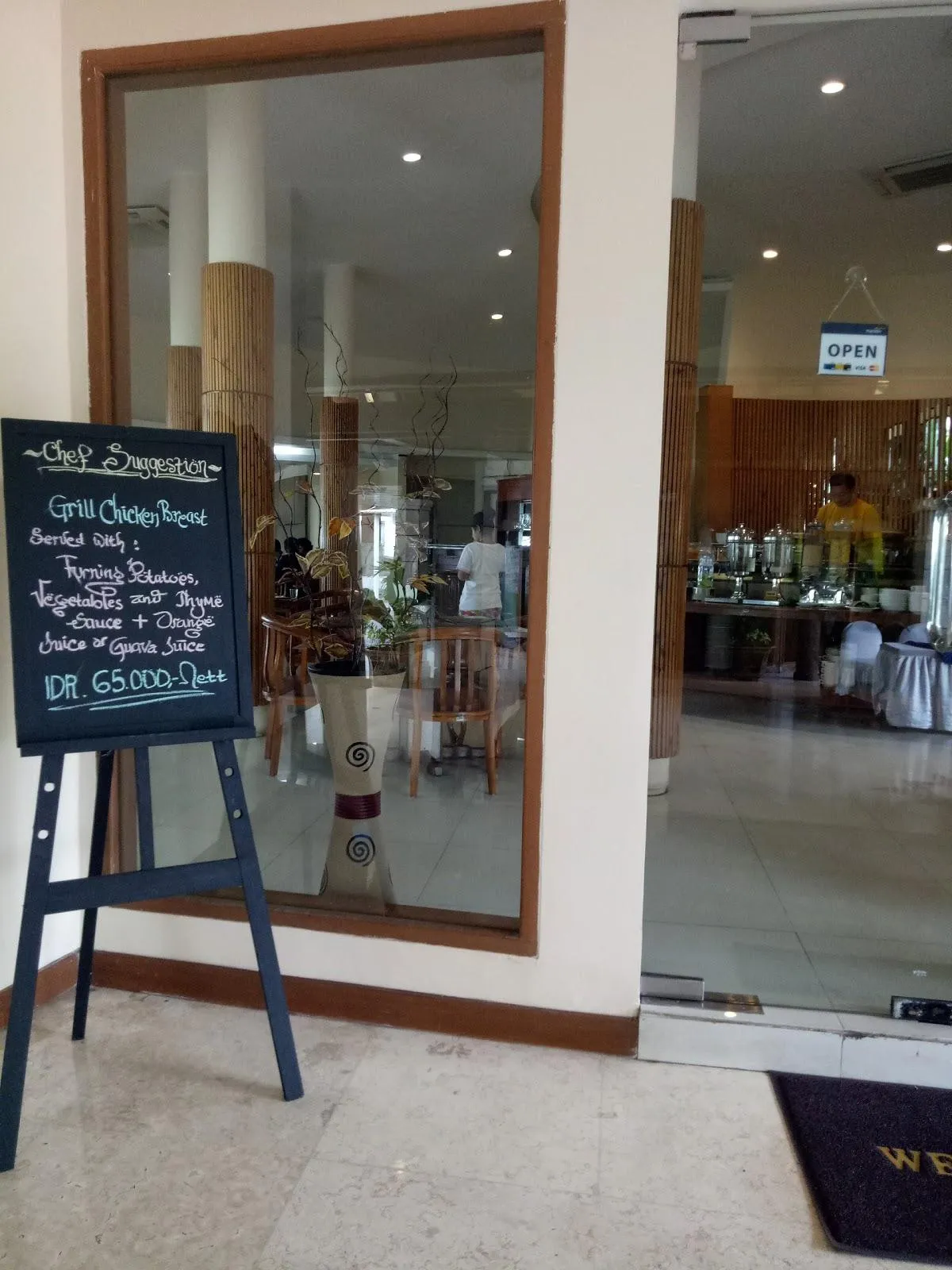 Nyiur Resto