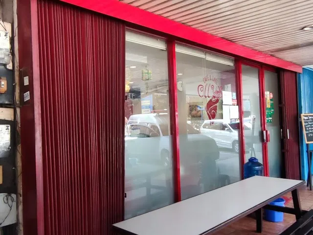 Olly's Cafe and Cake