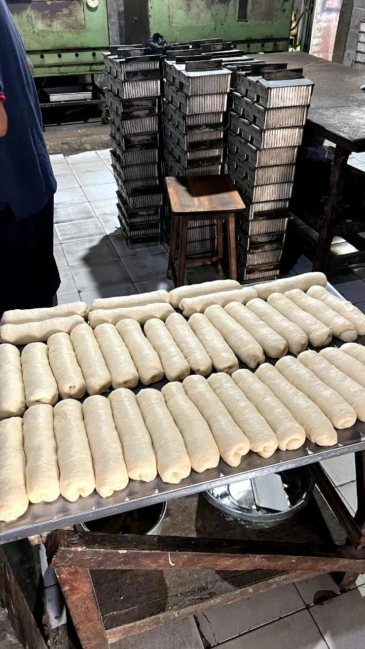 PABRIK ROTI BAKAR BANDUNG EDY KEDAUNG