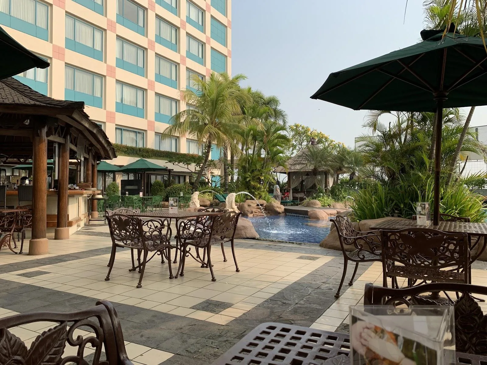 Pulau Bar & Restaurant