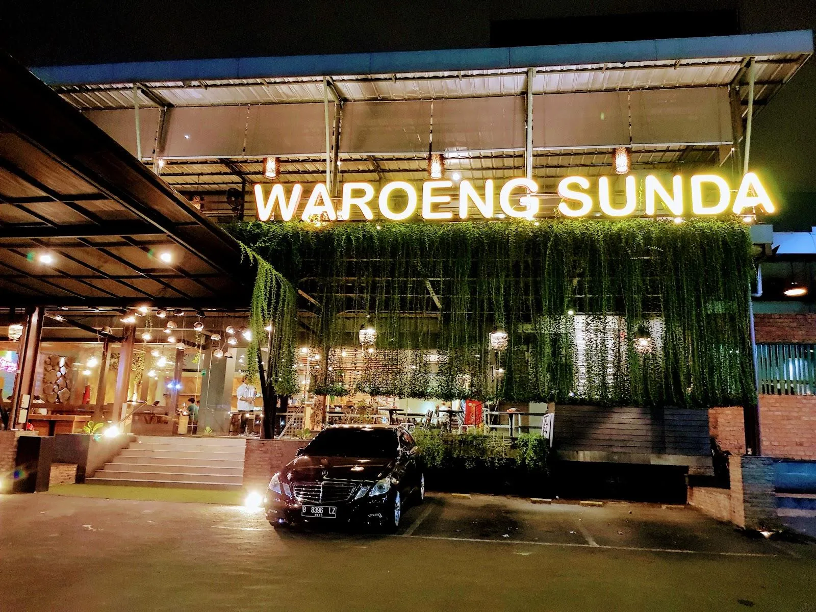 Restoran Waroeng Sunda Kebon Jeruk