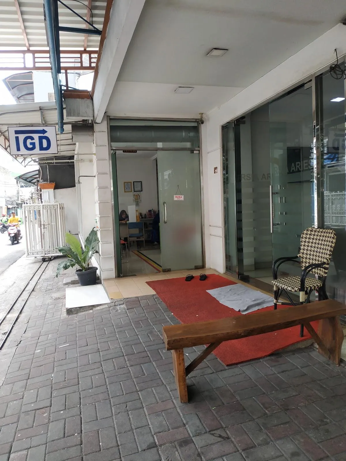 Rumah Sakit Ibu Dan Anak Aries