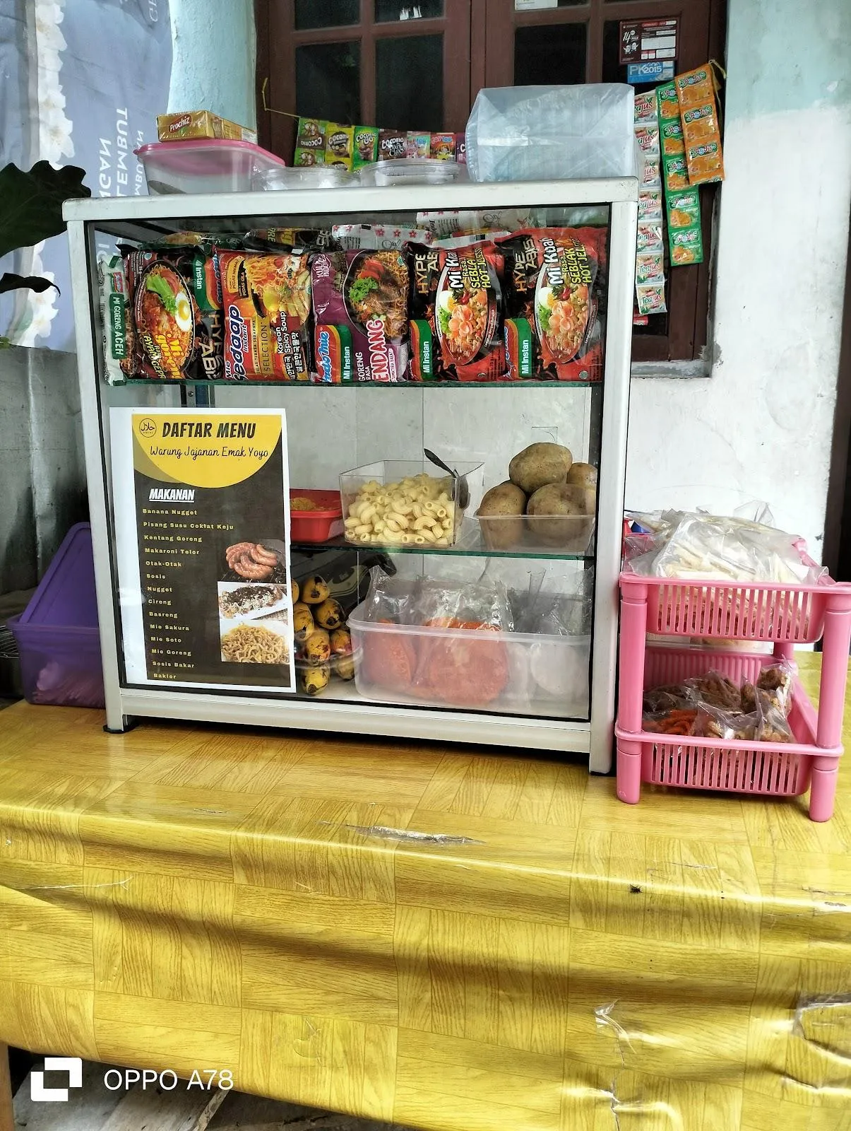 Warung Jajanan Emak Yoyo