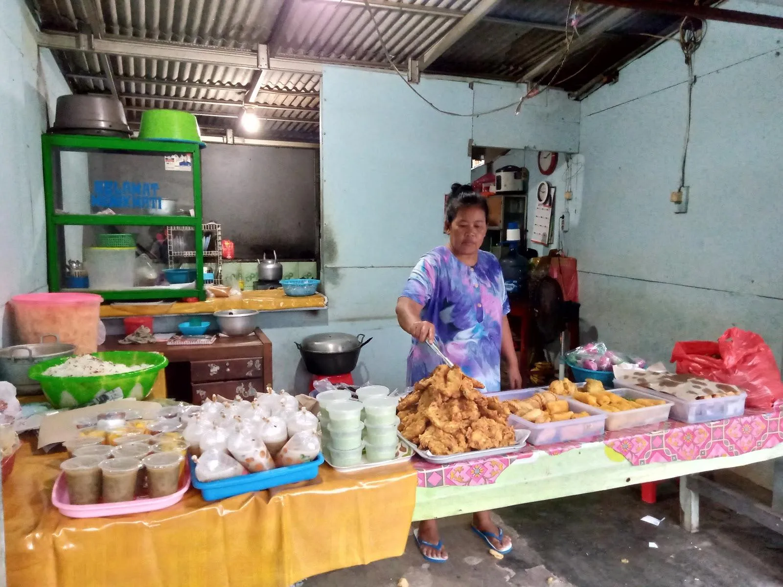 Warung Nasi Uduk Mpo Sadiyah Mandor Salim