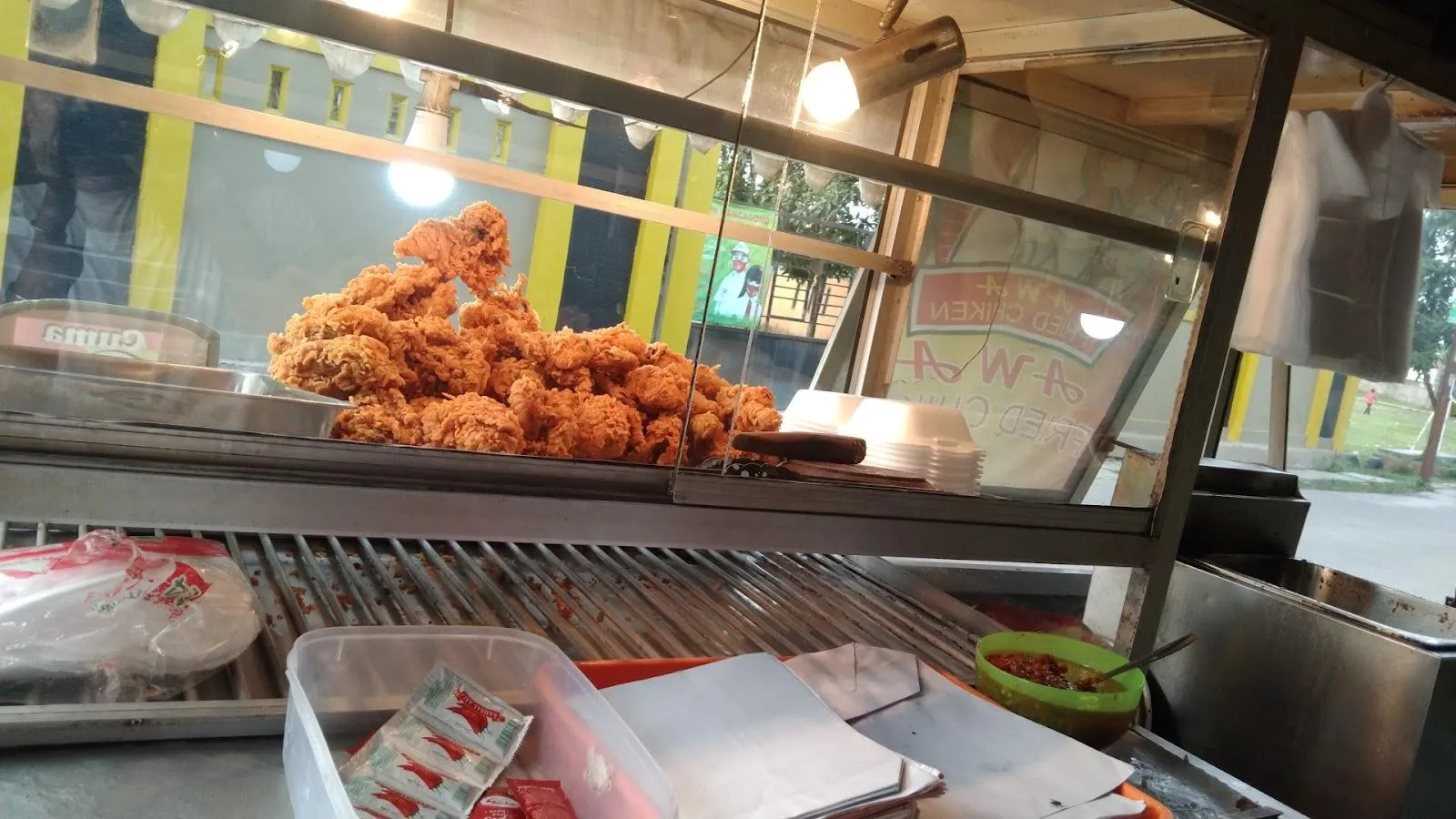 AWA FRIED CHIKEN RANCAGONG1