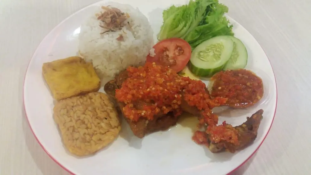 Ayam Bakar,Geprex&mie ayam kiky