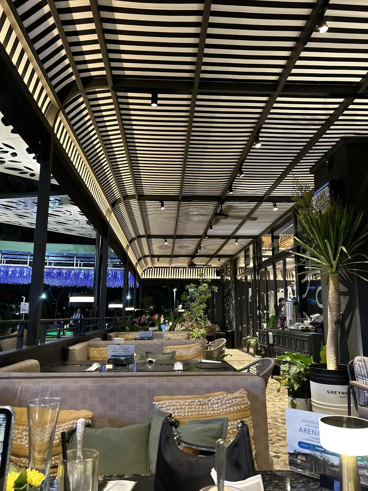 Greyhound Cafe AEON MALL BSD CITY