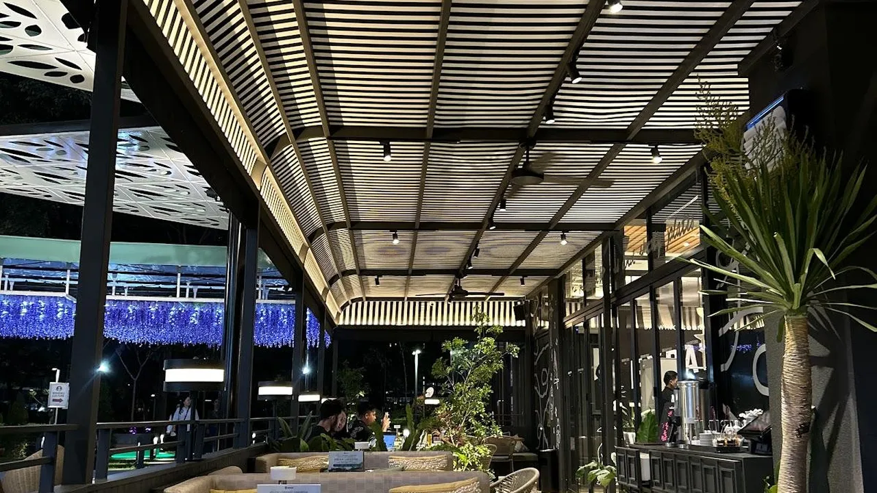Greyhound Cafe AEON MALL BSD CITY