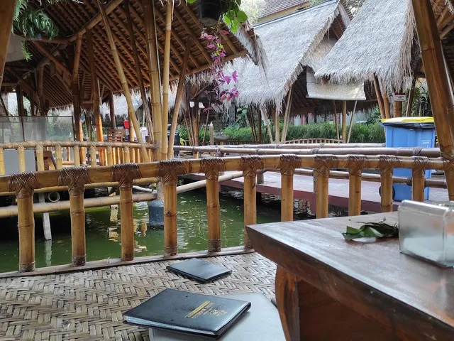 Gubug Makan Mang Engking The Breeze BSD City