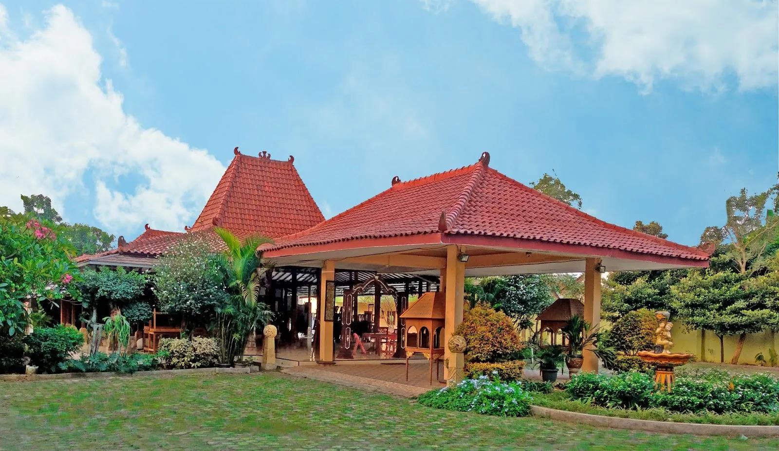 Gedung Pertemuan Djoglo Ageng