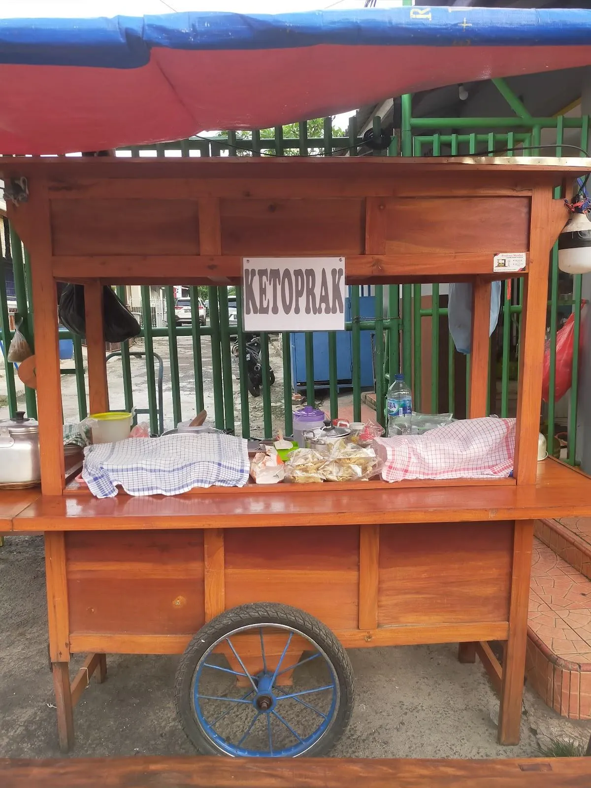 Ketoprak Telor Barokah dan Nasi Goreng ciprut