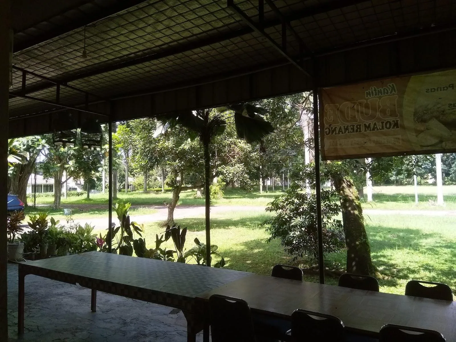Kantin Bude Kolam