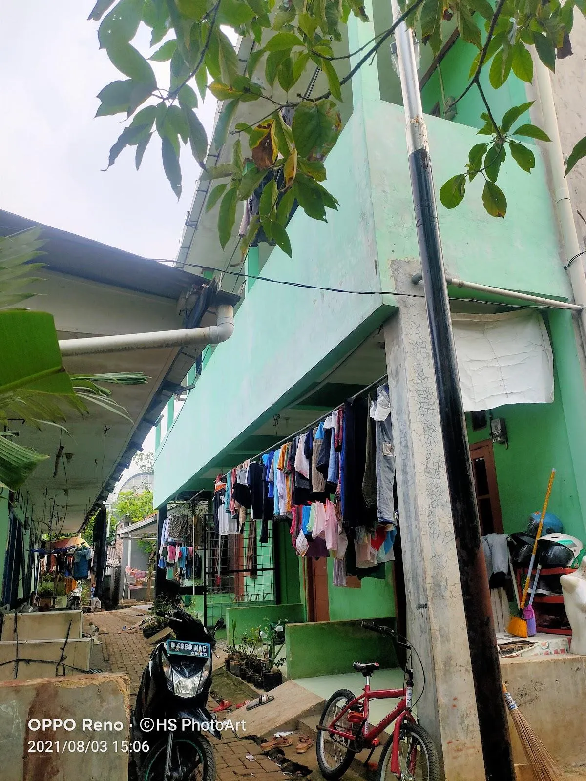 KOS KOSAN TINGKAT HIJAU BAPAK ADAM
