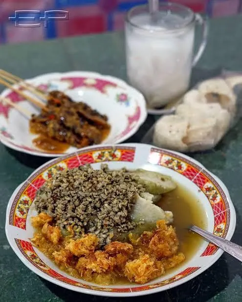 Lontong Kupang Mbok Nadel