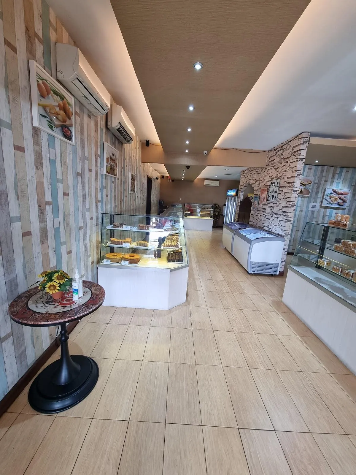 Lucia Cake & Pastel, BSD