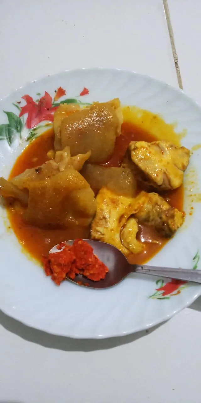 Lontong Kikil Kaki Sapi Surabaya