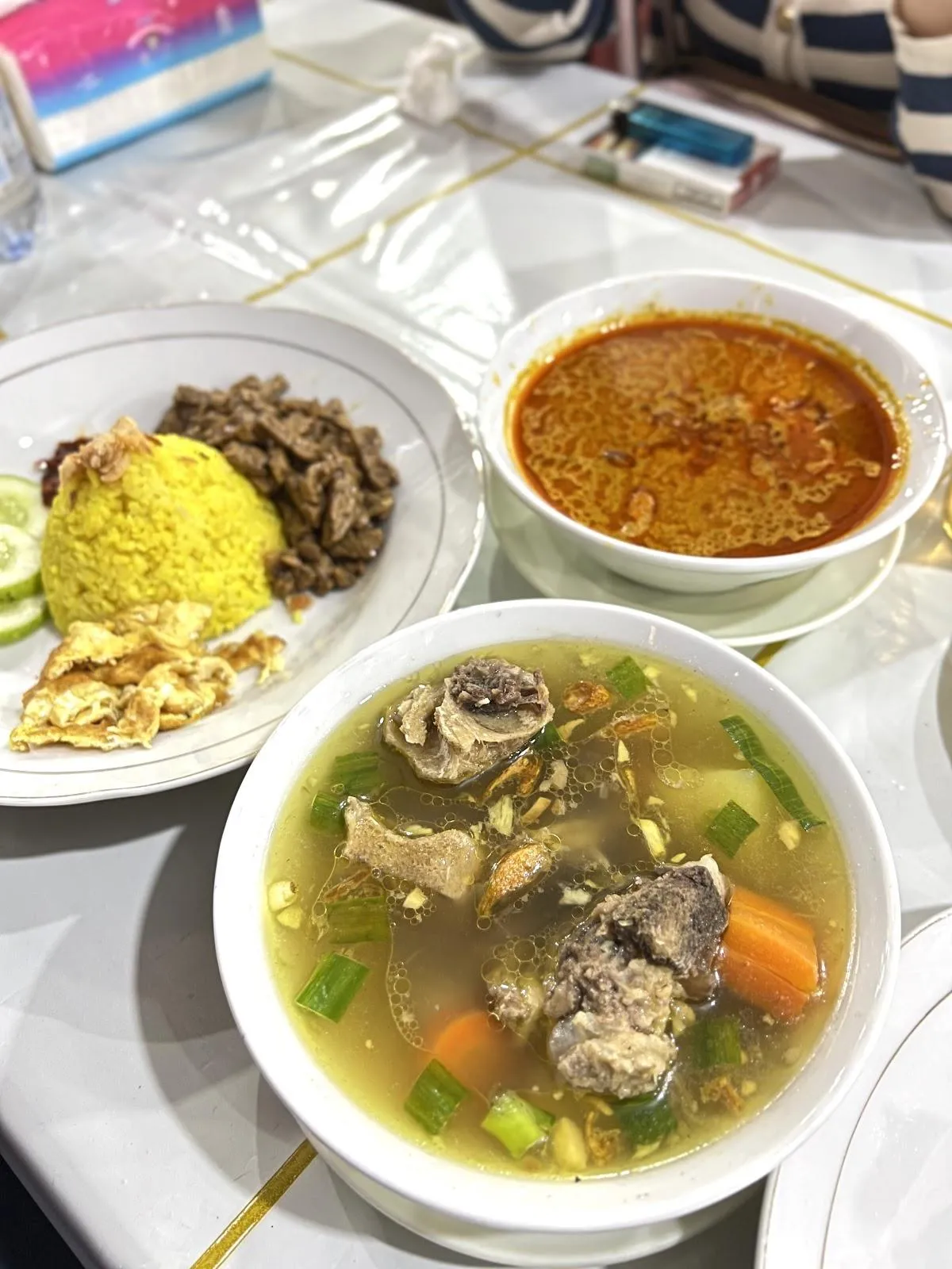 MOTHER’S FOOD SOP BUNTUT, GULAI, NASI KUNING