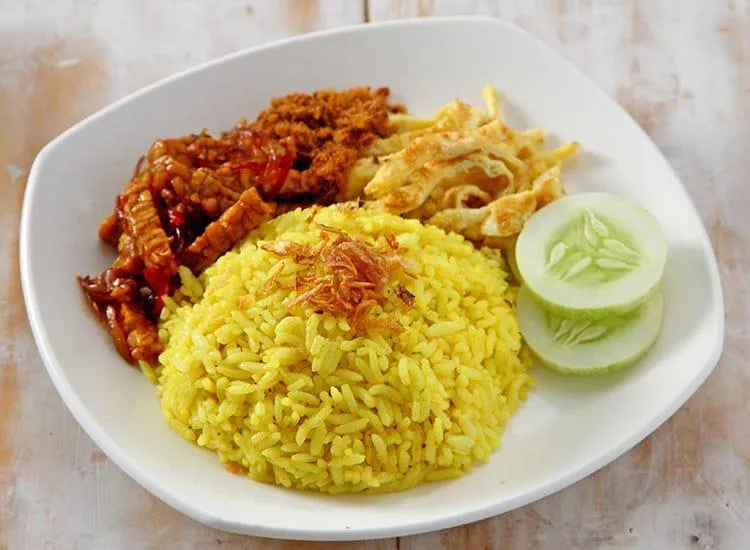 Nasi kuning rizky 90 Cilalung