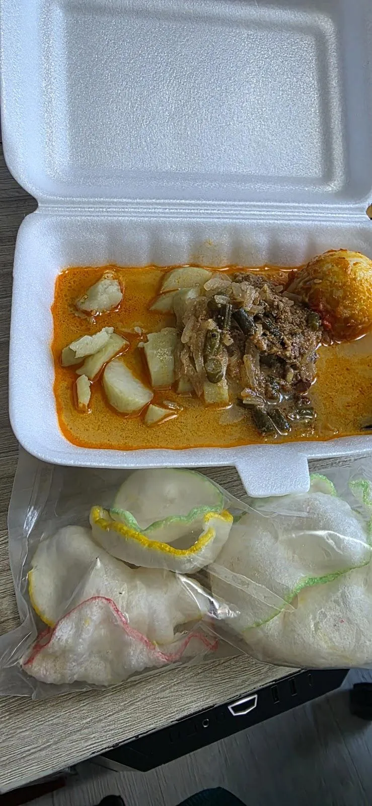 Nasi Kuning & Lontong Sayur Mama Zaidan