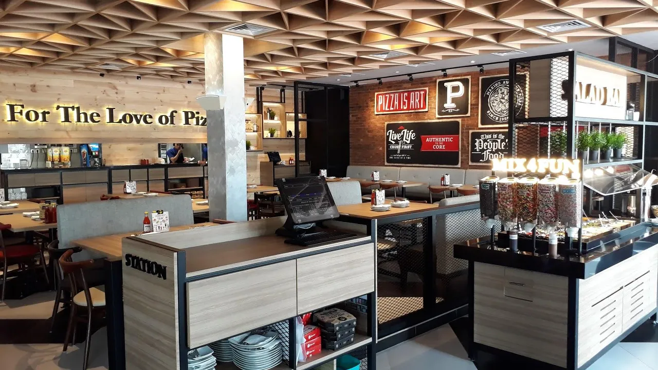 Pizza Hut Paramount Serpong