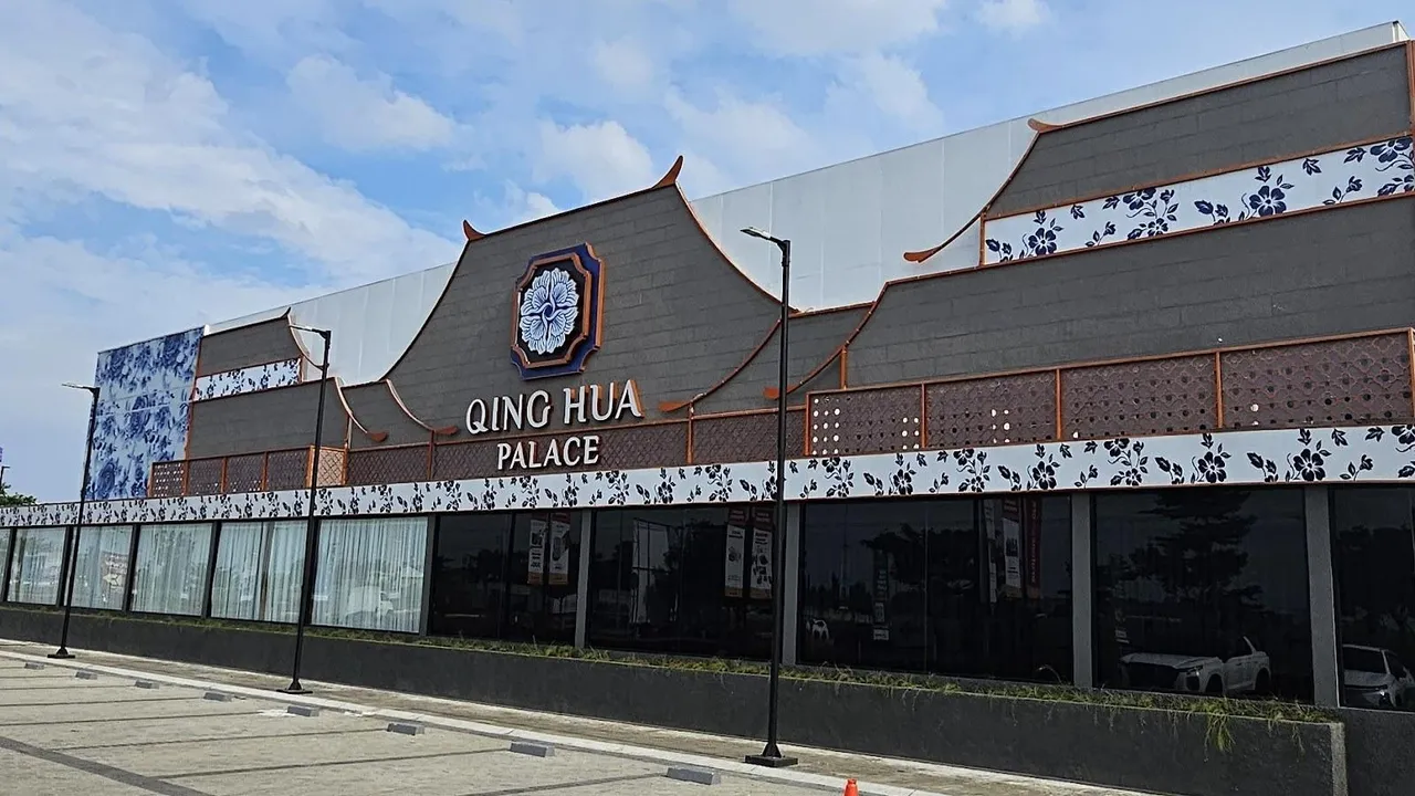 Qing Hua Palace