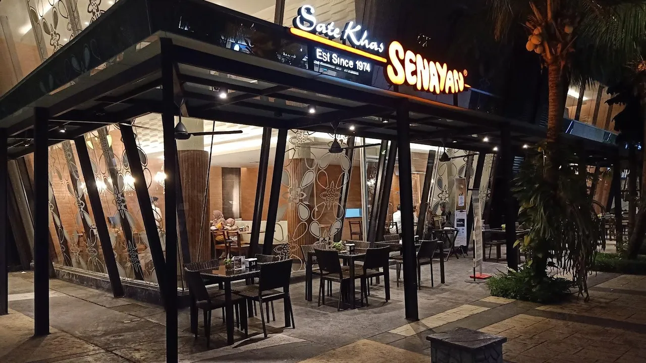 Sate Khas Senayan, The Breeze