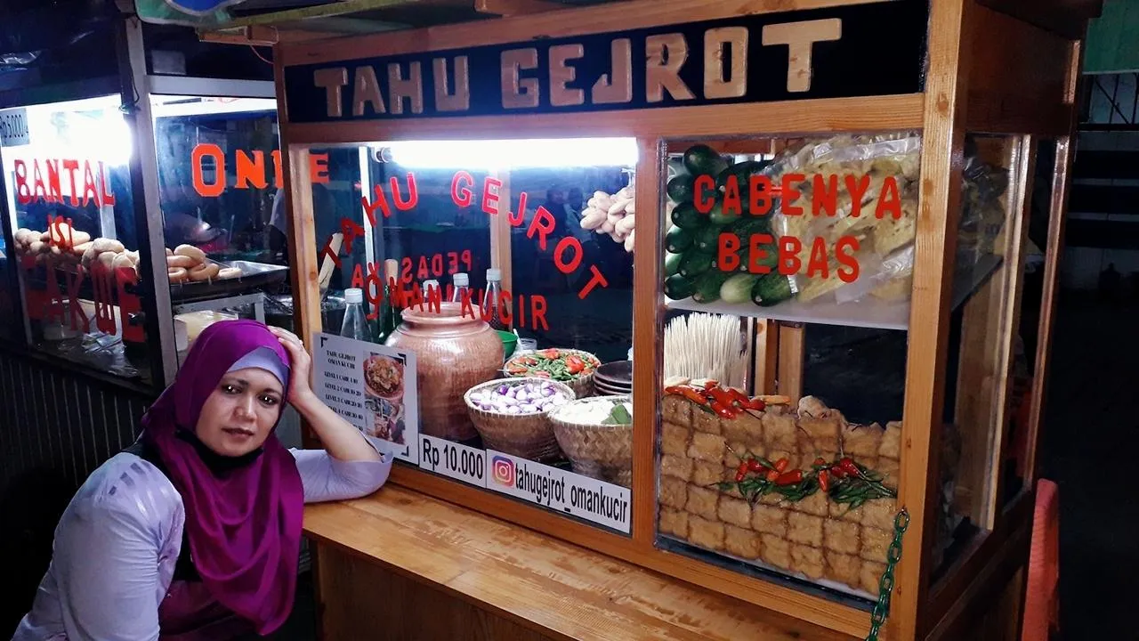 Tahu Gejrot Oman Kucir