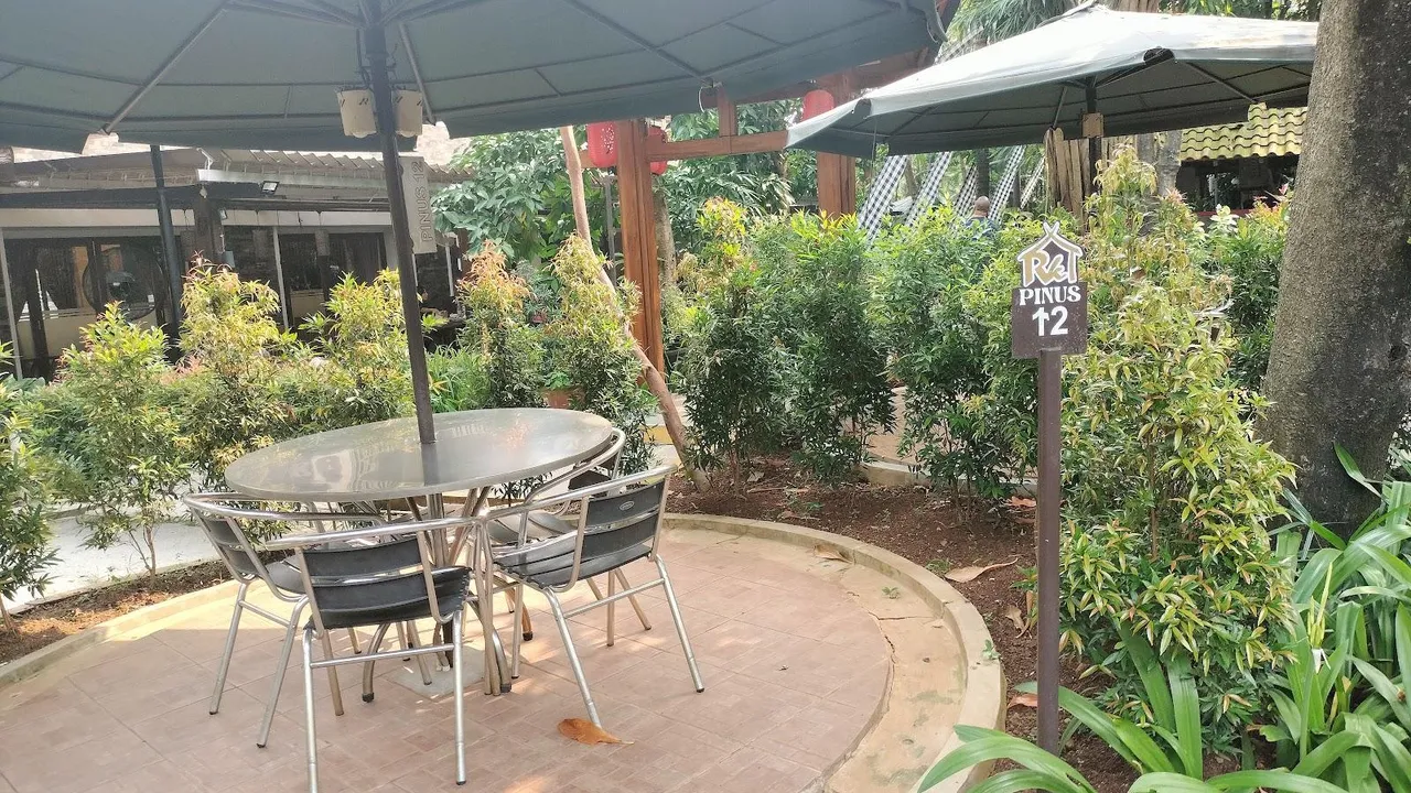 Taman Santap Rumah Kayu
