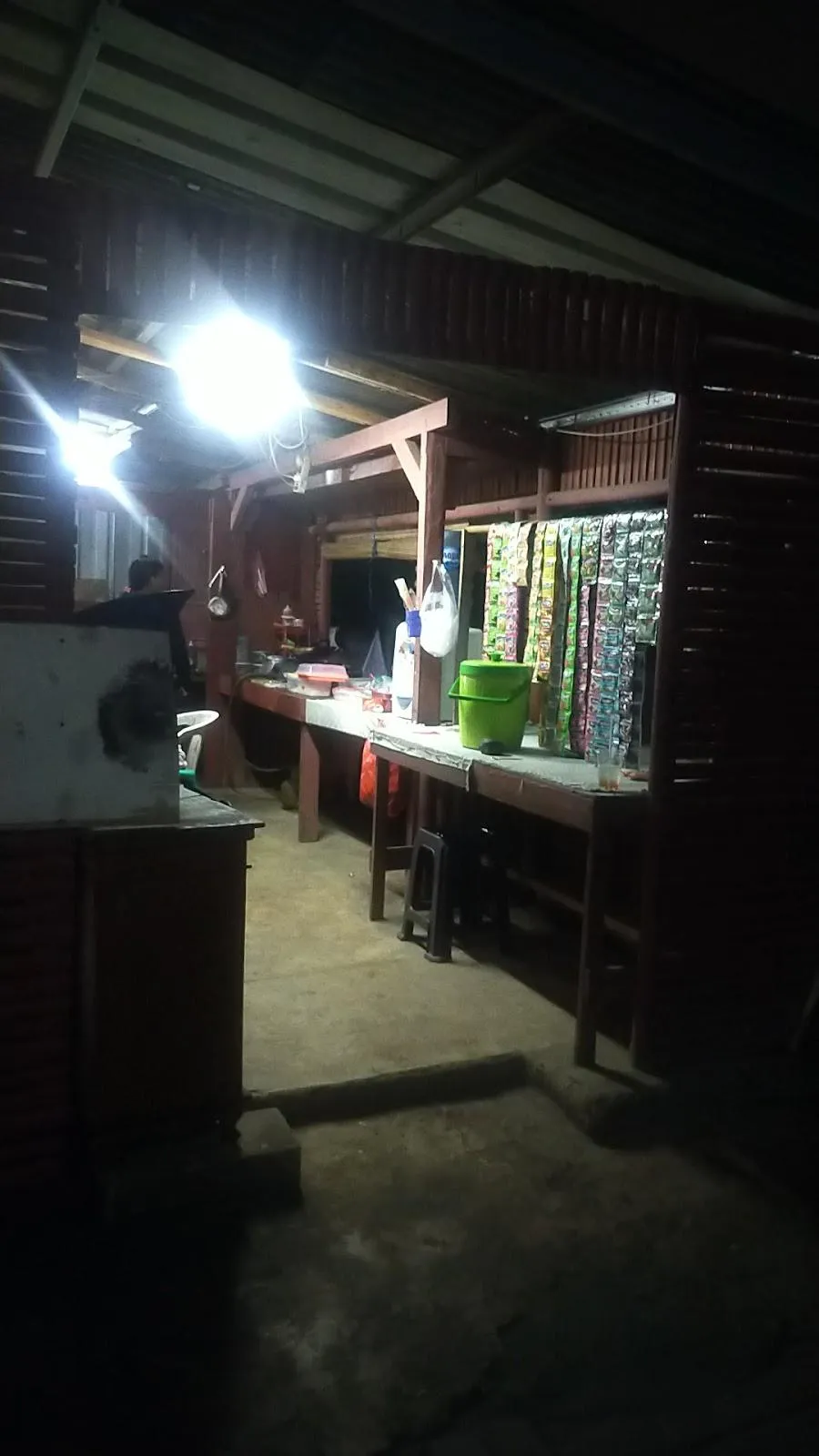 Warung seblak teh emut