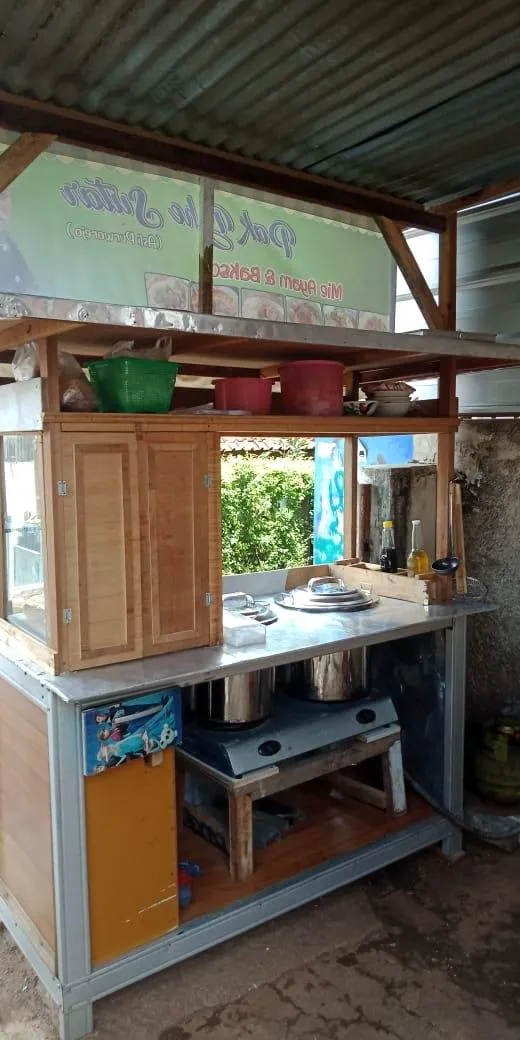 Warung bakso mie ayam pakde Sutaryadi
