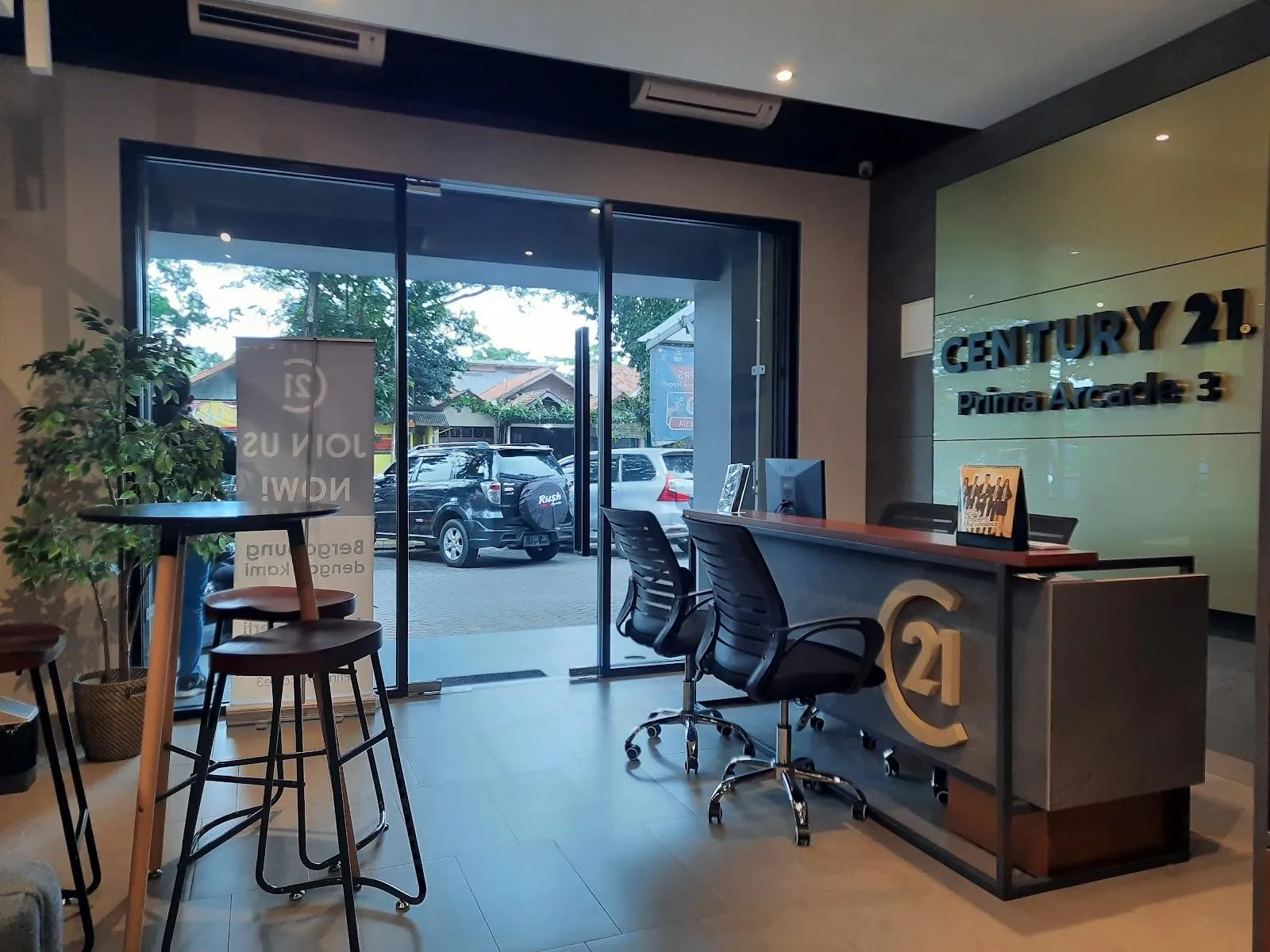 Century 21 Prima Arcade 3