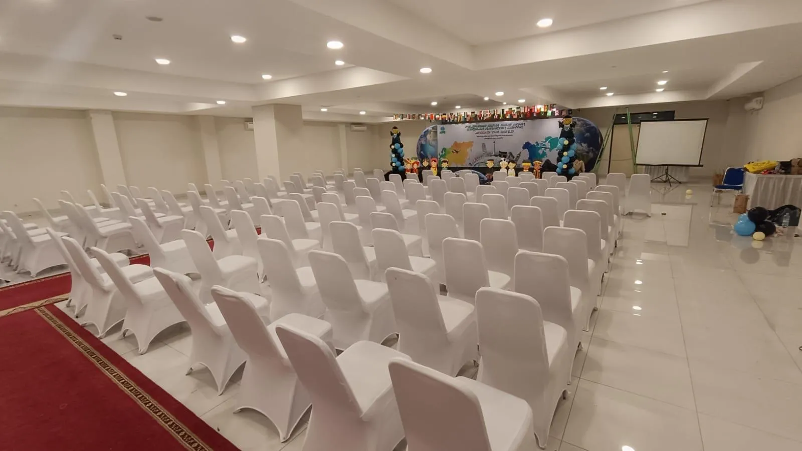 Sewa Peralatan Pesta, Kursi, Meja, Misty Fan, dll