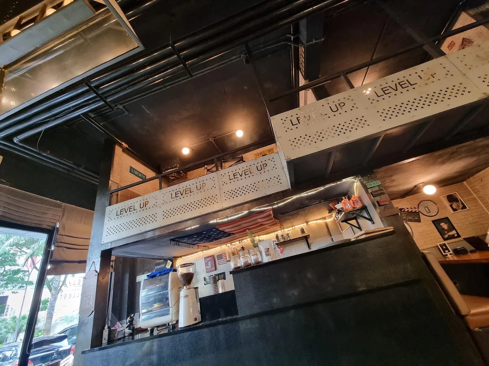 LEVEL UP Café