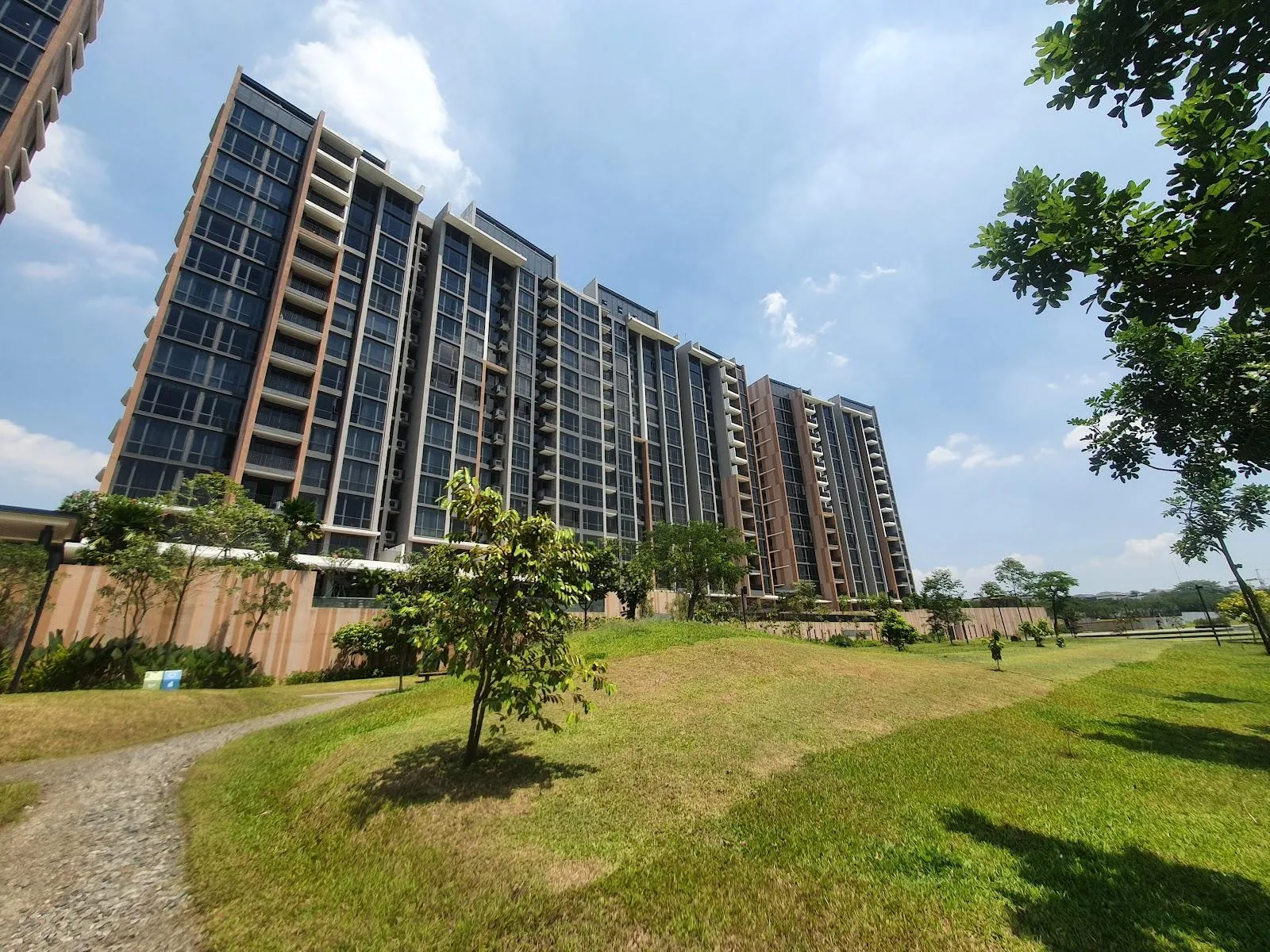 Marigold Tower 5 Navapark Apartment
