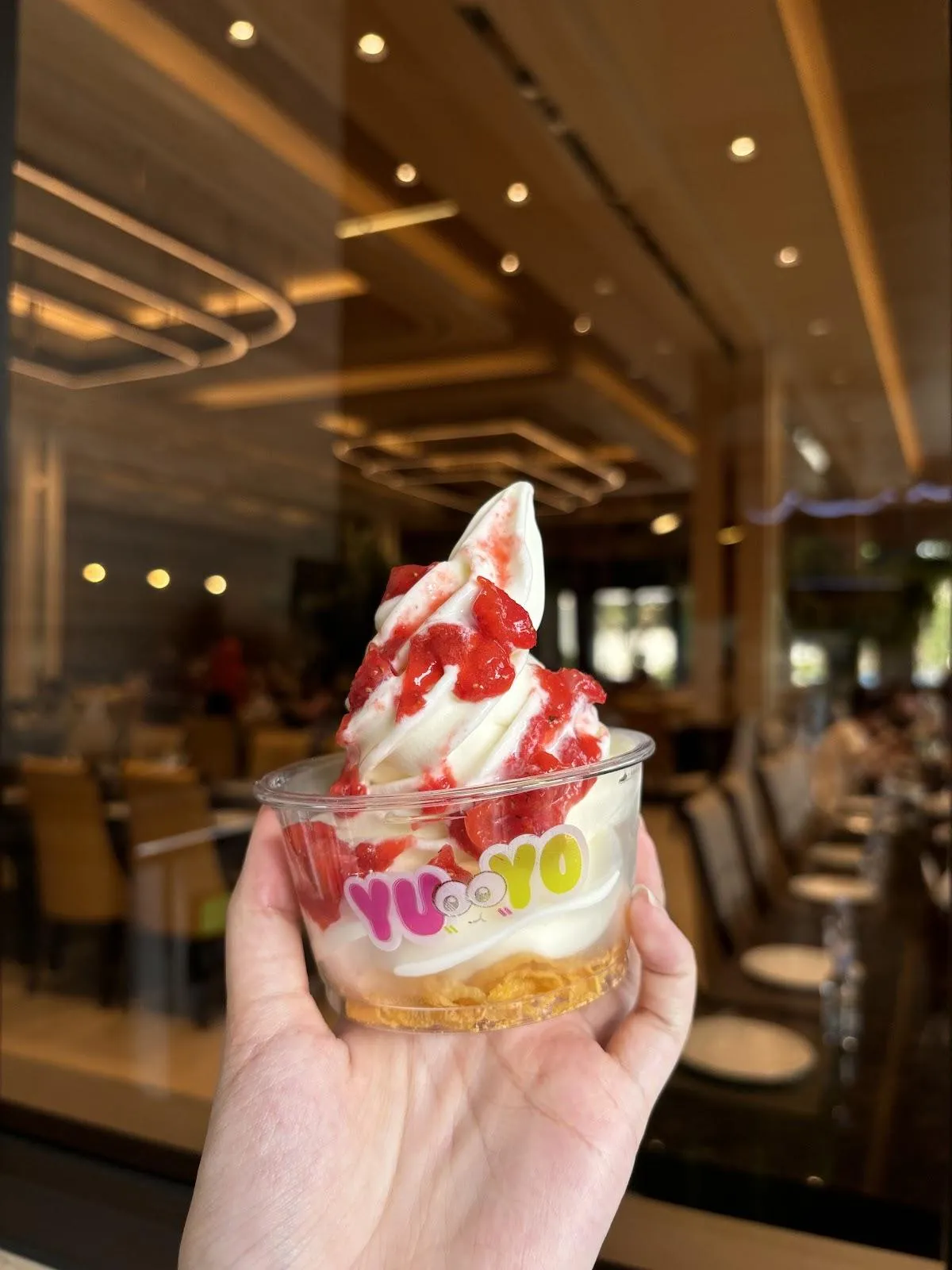 Yuyo (Frozen Yoghurt Parfait)