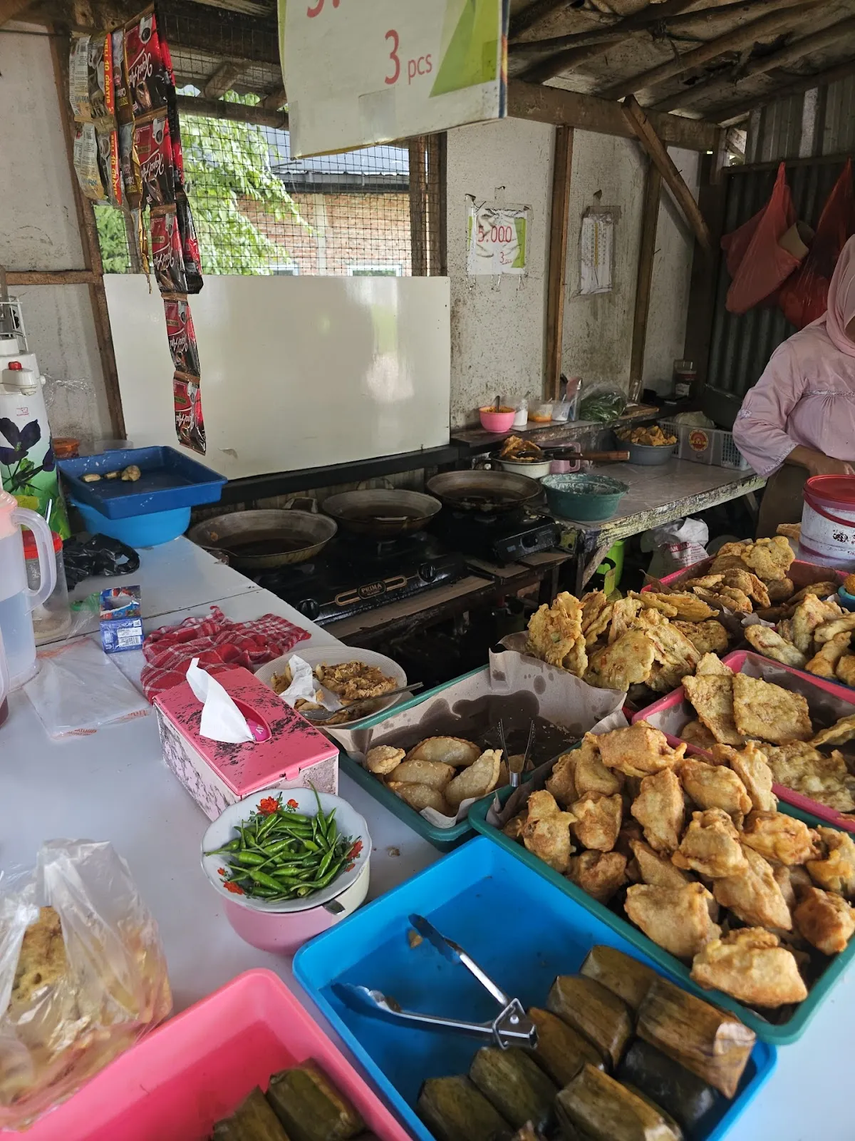 Gorengan Pak Nur (wuenakkk)