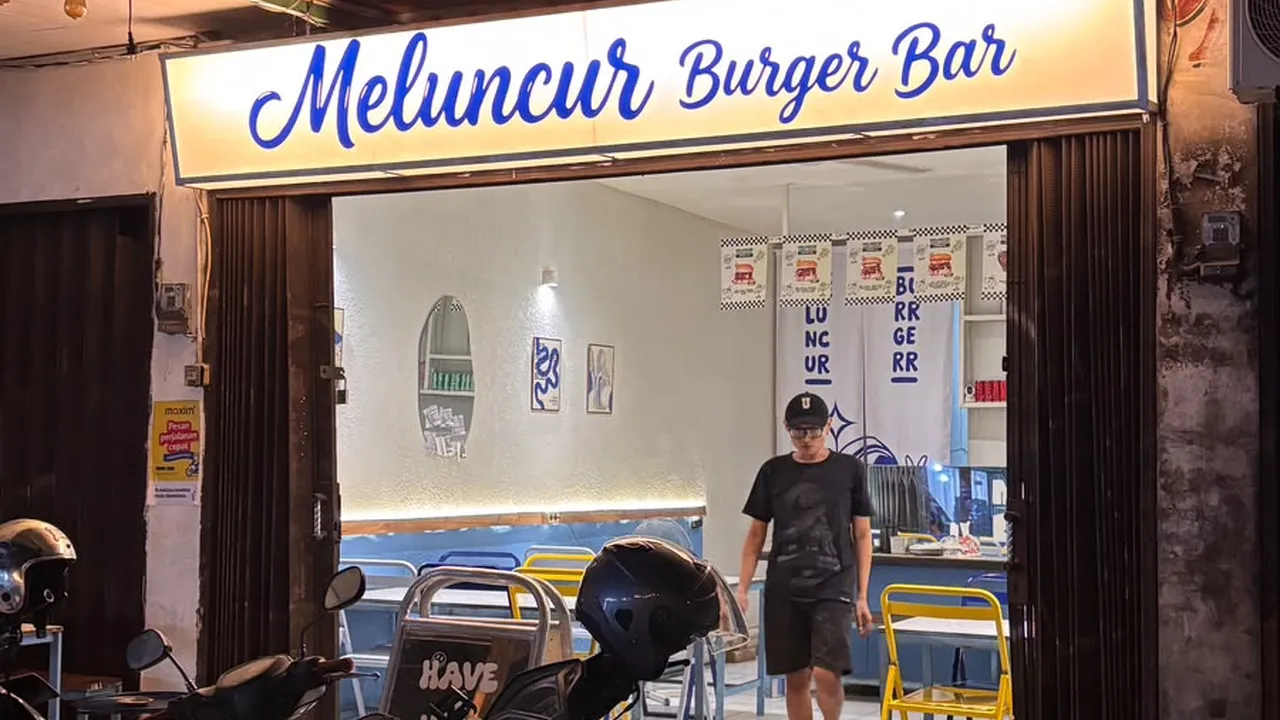 Meluncur Bar Burger