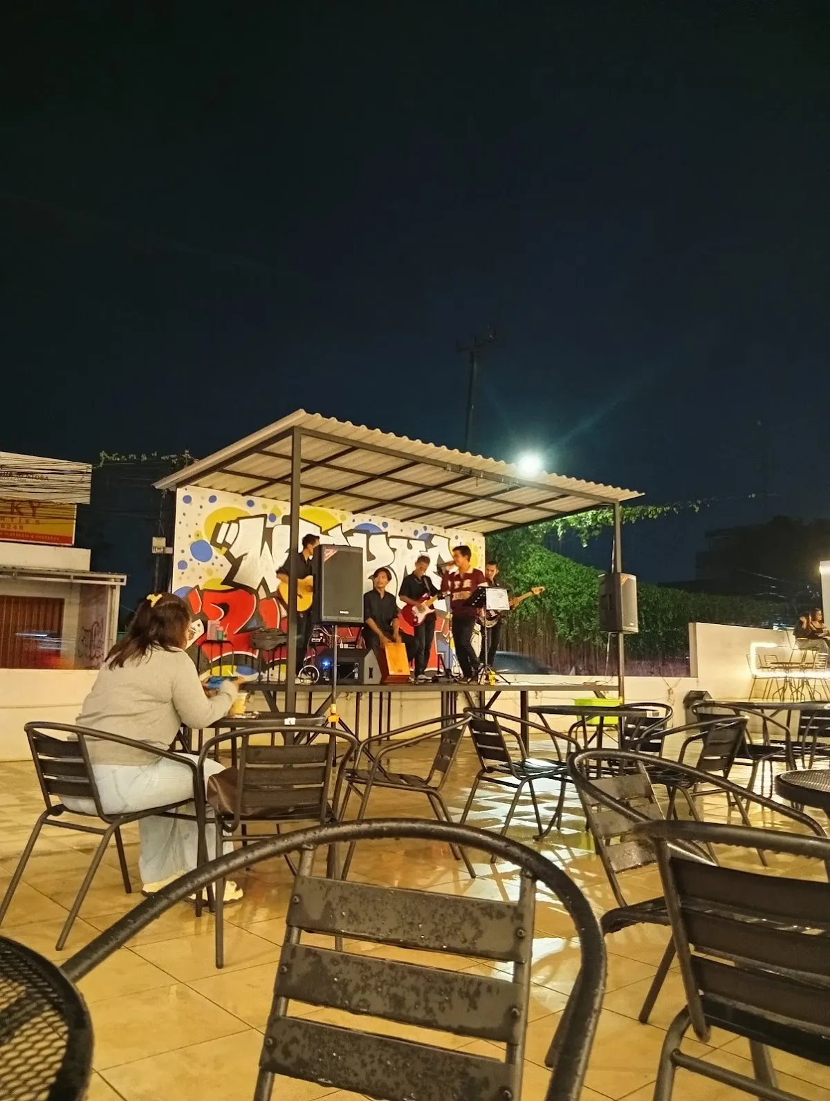Warkop 2 Lantai Serpong