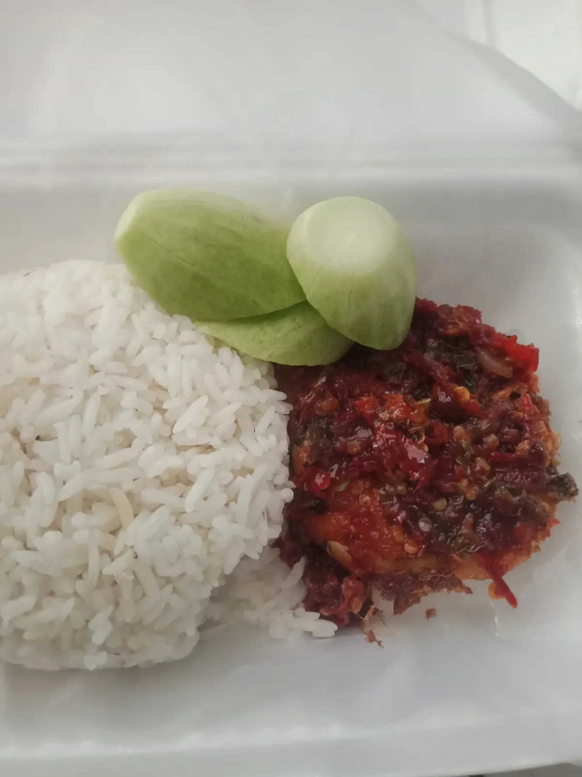 warung mie nyemek mamah naomi