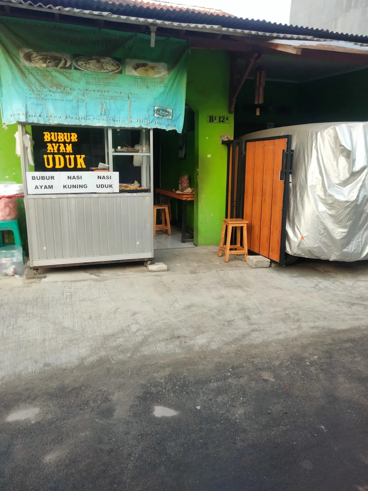 Warung Nasi Uduk" mama Bilkis''
