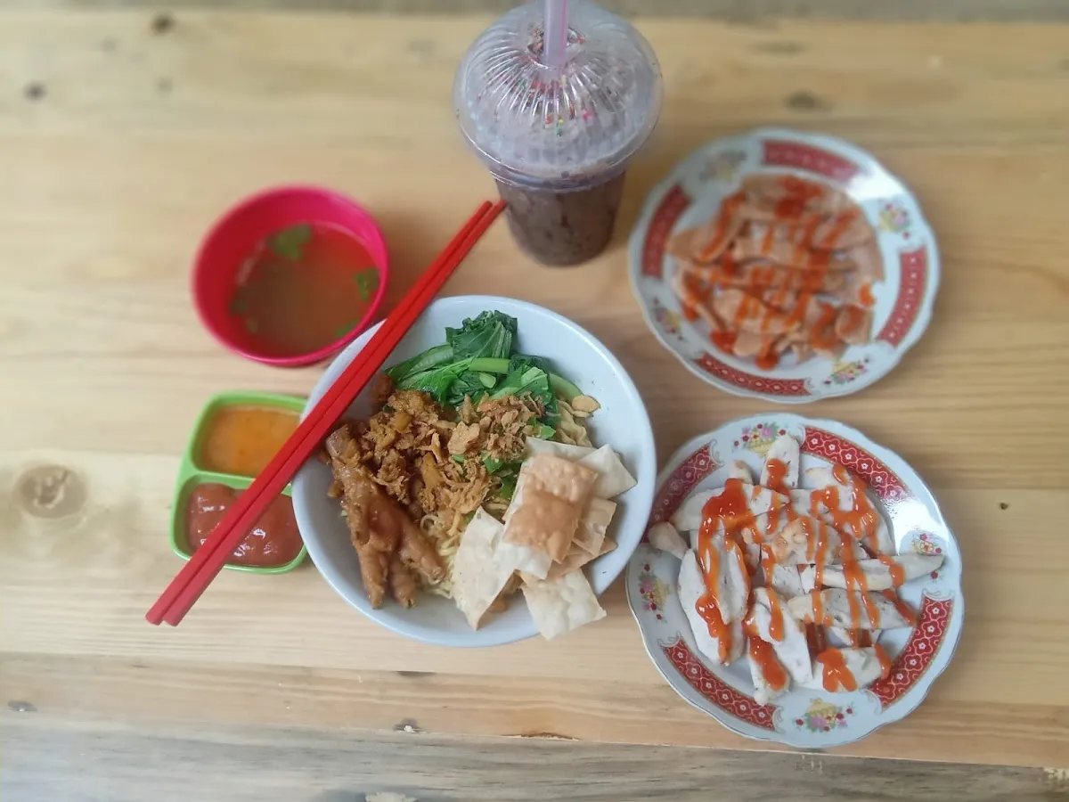 Kedai om'g