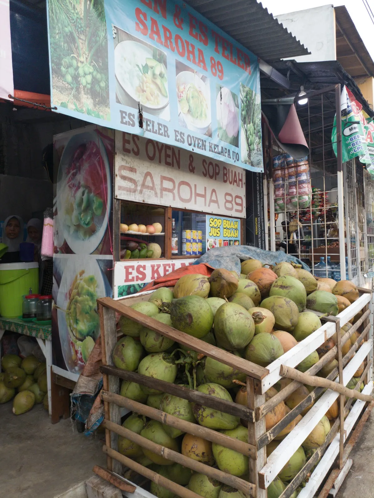Es Kelapa Muda & Es Oyen Saroha 89