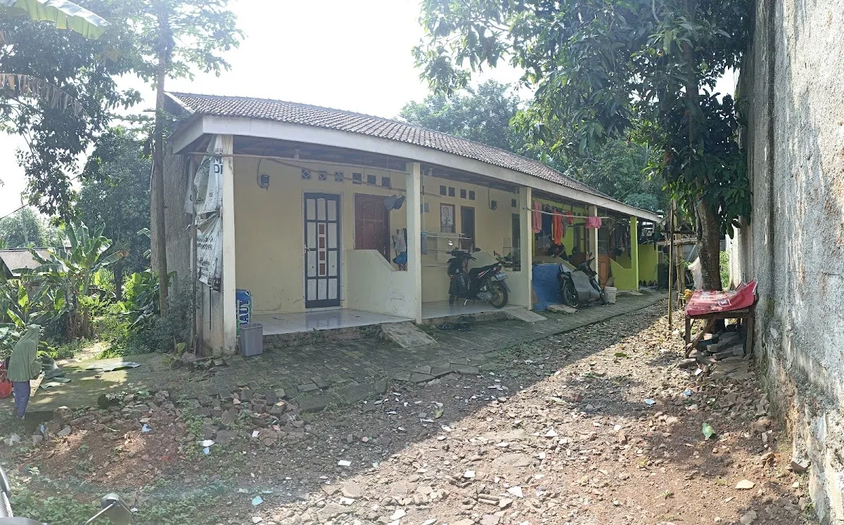KONTRAKAN BANG FADIL SENGKOL