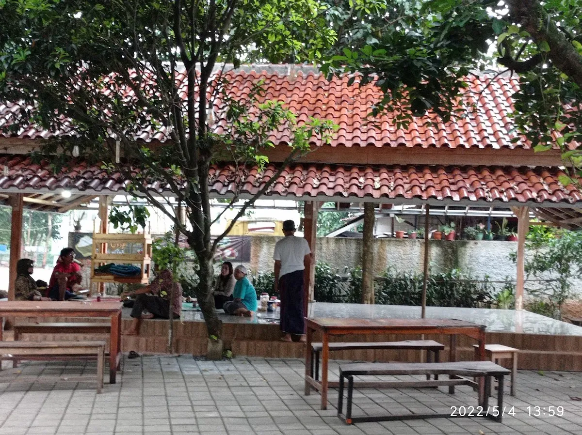 Warung Nasi Angi Mak Ani/Bpk. Diding