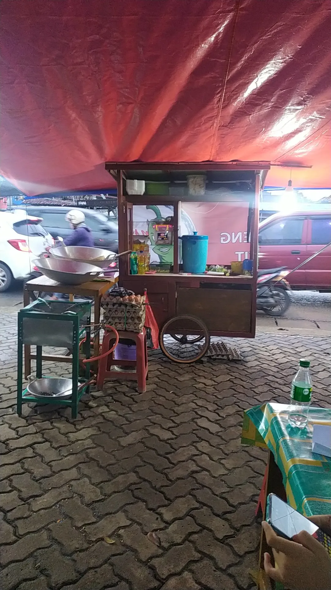 Nasi Goreng Cabe Rawit Daksa 2, Cabang Viktor